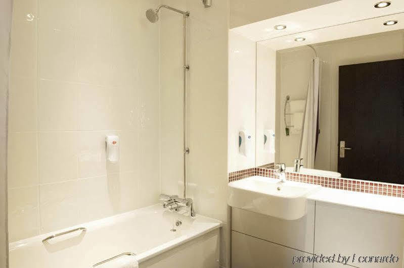 Premier Inn Canterbury City Centre Esterno foto